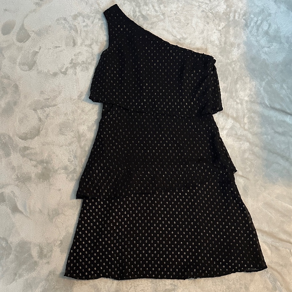 Ava & Aiden Black and Gold Dotted One-Shoulder Layered Flowy Short Dress